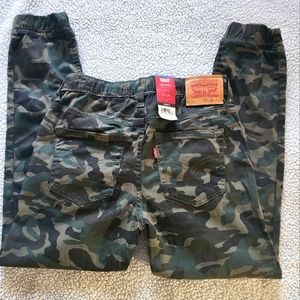 Levi's camo Jean jogger